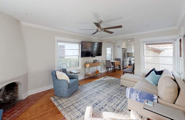 Coronado Village Vacation Rental- 1bd/ 1ba Beautifully Renovated Cottage! - 416 G Avenue, Coronado, CA 92118