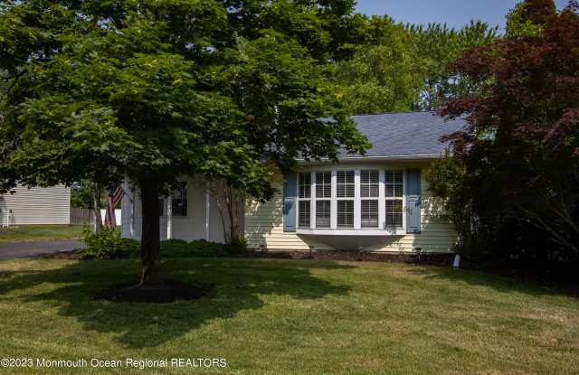49 Williamsburg Drive