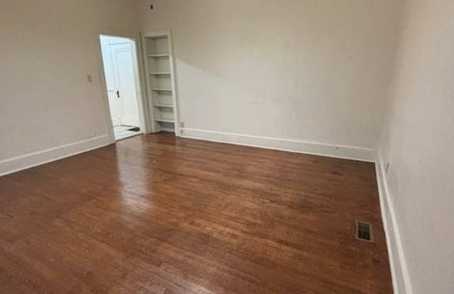 131 South Douglas Avenue - 4