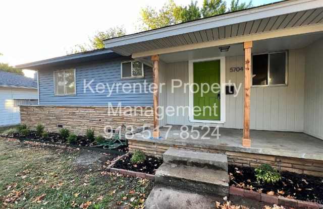 NEWLY RENOVATED 3 Bed / 1 Bath in Midtown, Coming Soon!