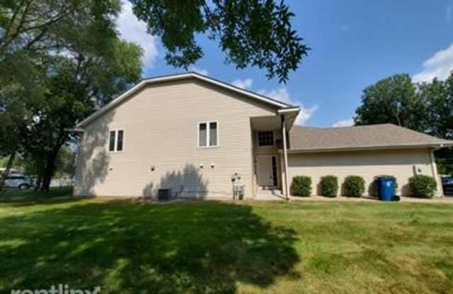 2741 Parkhaven Court - 2741 Parkhaven Court North, Brooklyn Park, MN 55444