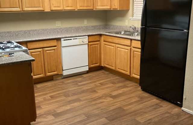 Photo of 32 West 7th Street - C