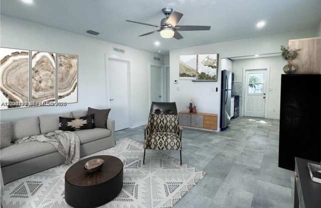 213 SW 1st Ct