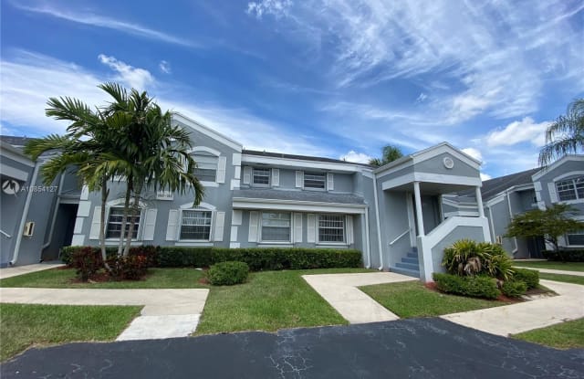 2016 SE 27th Dr - 2016 Southeast 27th Drive, Homestead, FL 33035