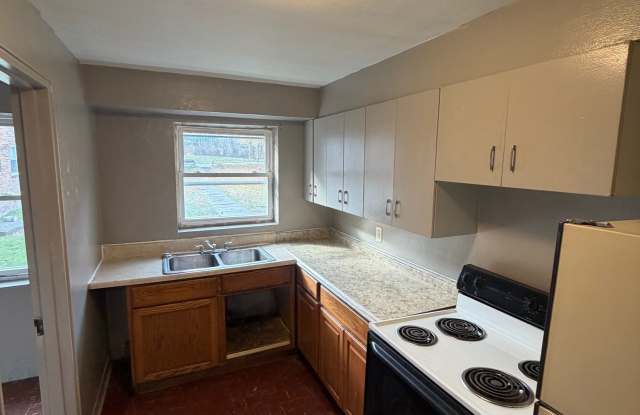 7 Tompkins Street - E17