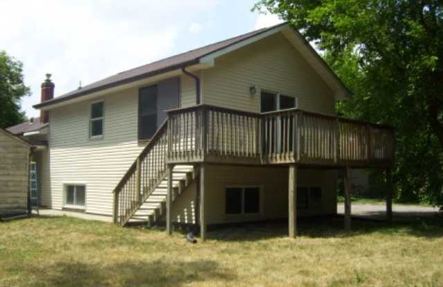 1127 Lafayette Ave- 6 Bedroom/2Bath WMU/ K-COLLEGE
