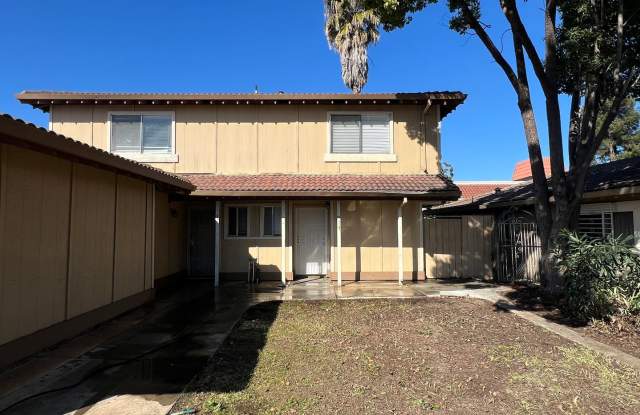Duplex available in Little Saigon!