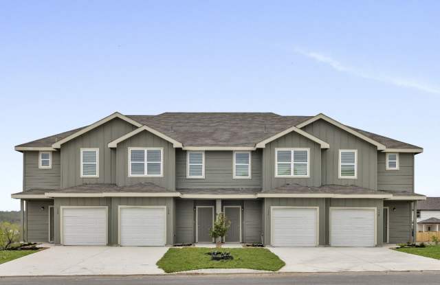 Photo of Stylish 3-Bedroom Duplex with Granite Finishes  Private Patio – Hunter Ranch Community