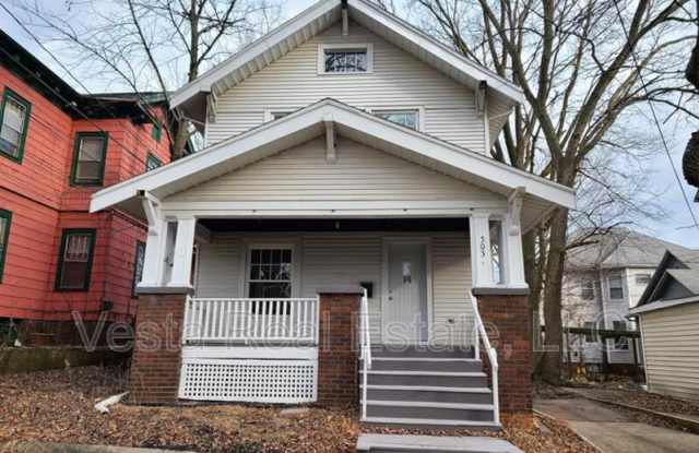 503 N Evans St. Bloomington