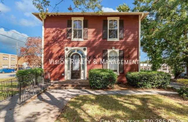 304 S 5th St