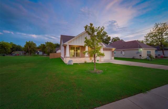 3709 Washington Street