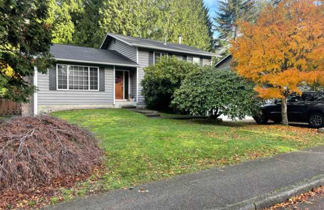 Lovely Kirkland House Ready for Someone to make it a HOME