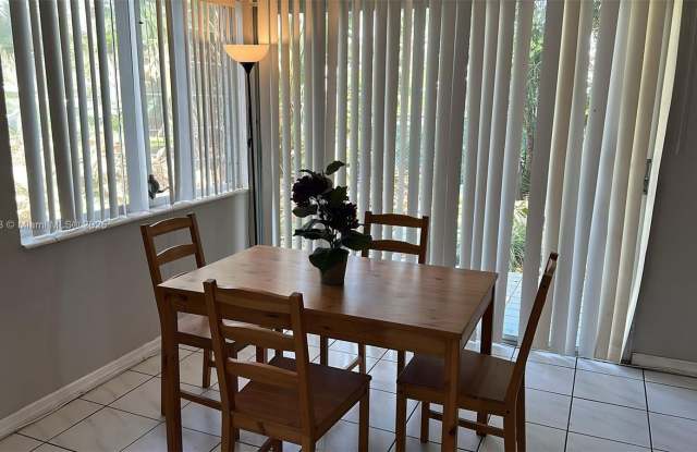 90 Isle Of Venice Dr