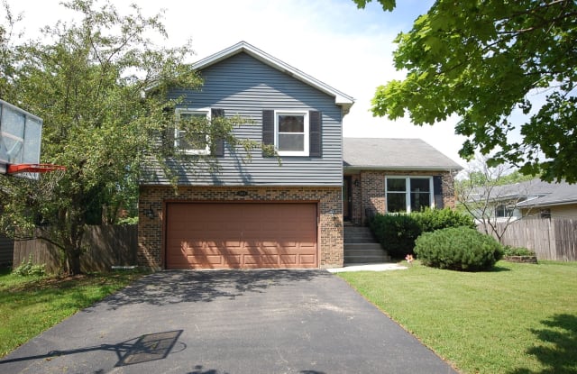 564 Wilson Avenue - 564 Wilson Avenue, Glen Ellyn, IL 60137