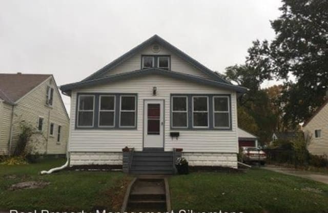 22019 Pleasant St - 22019 Pleasant Street, St. Clair Shores, MI 48080