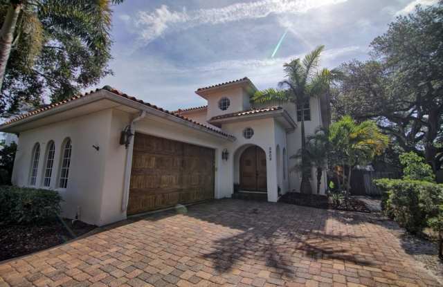 5908 S SWITZER AVENUE