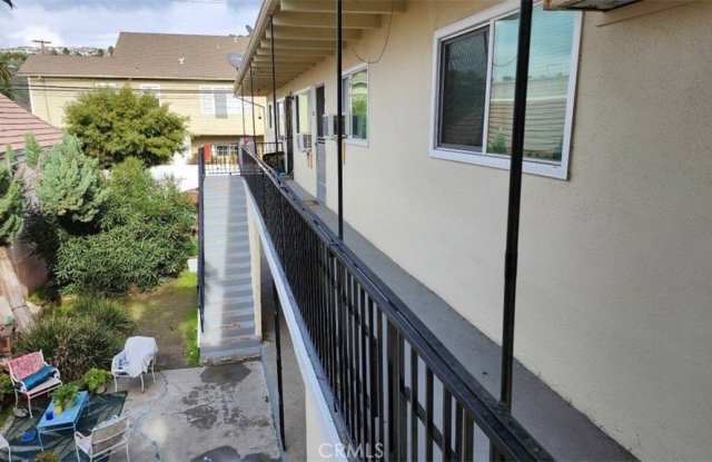 26129 Victoria Boulevard