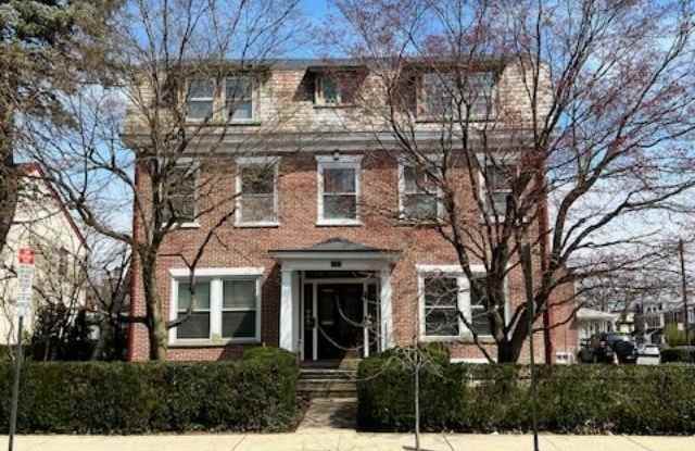 Photo of 537 S WALNUT ST