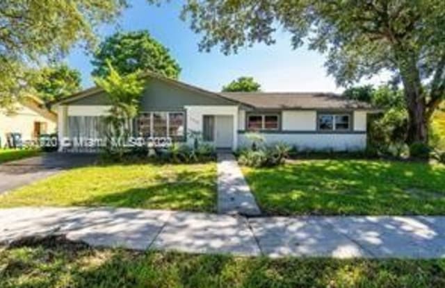 7245 SW 140th Ct - 7245 Southwest 140th Court, Kendale Lakes, FL 33183