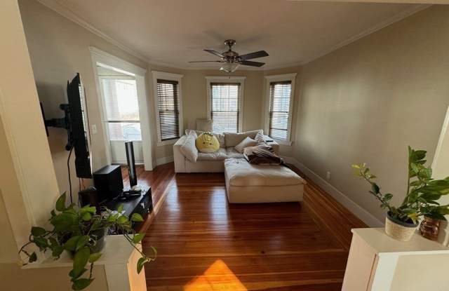 Photo of 40 Sydney unit: 1