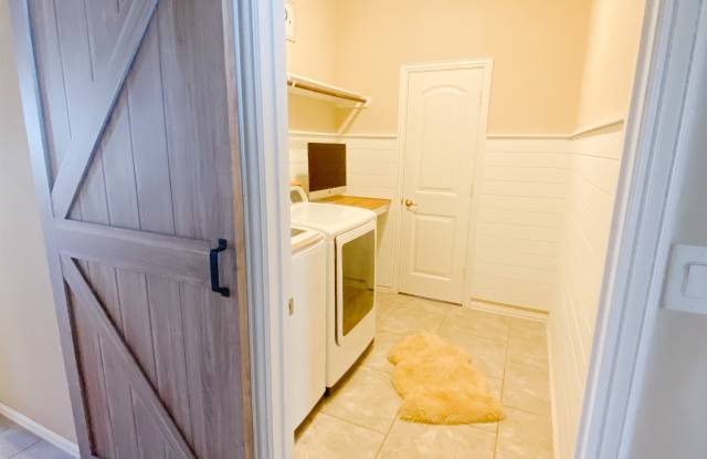 7048 Circle Cross Road