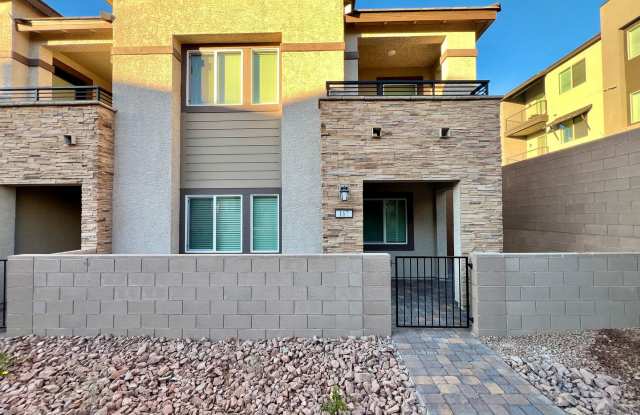 Beautiful Newer 4 Bedroom Home in Cadence with Large Loft