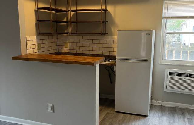 Photo of 695 Riverview