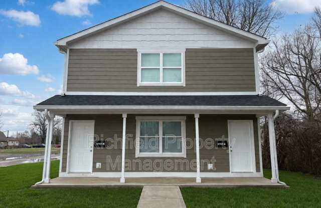 2757 Columbia Avenue - 2757-B