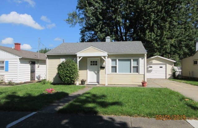 2715 Kenwood Ave - 2715 Kenwood Avenue, Fort Wayne, IN 46805