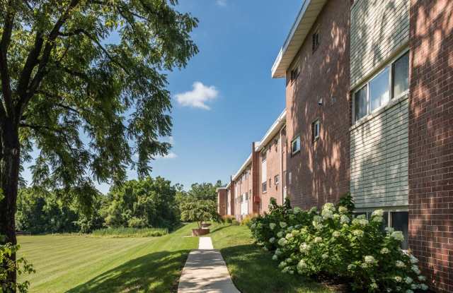 Barclay Square Apartments
