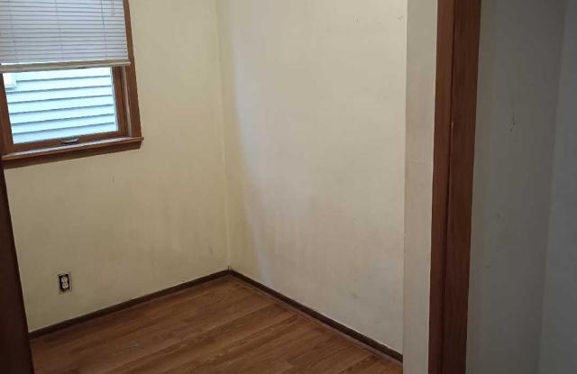 1440 West Barry Avenue