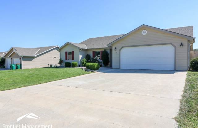 Beautiful 3 Bedroom Home In Great MHK Neighborhood!