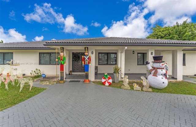 Photo of 551 SW 127th Ave