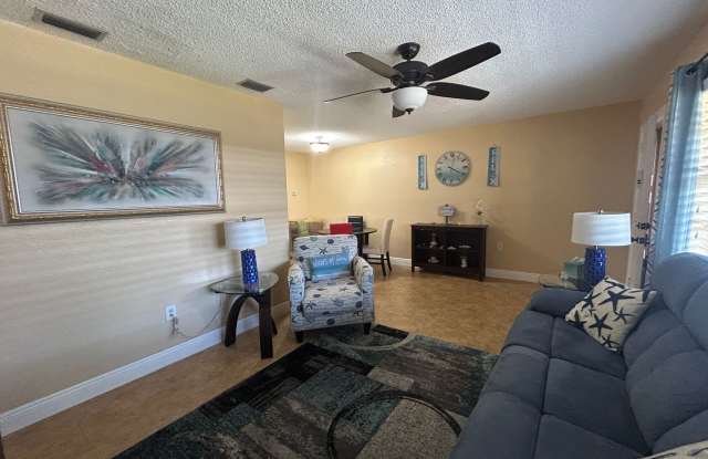Coastal Living Awaits– Stylish Condo Near the Beach!