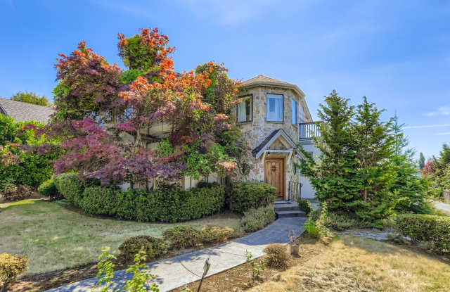 4bd/3.25ba Kirkland house