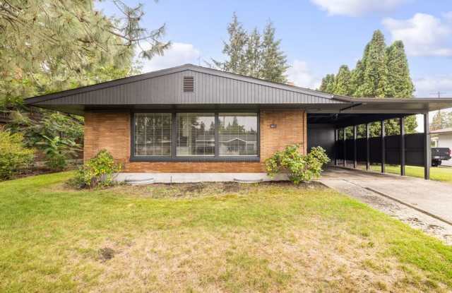 Charming Spokane Home | Comfortable Living in a Convenient Location