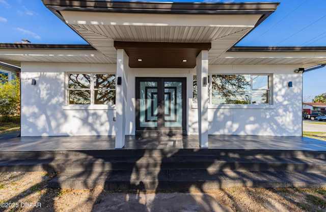 Photo of 2061 S Peninsula Drive