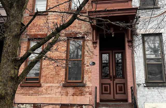 125 Dove Street