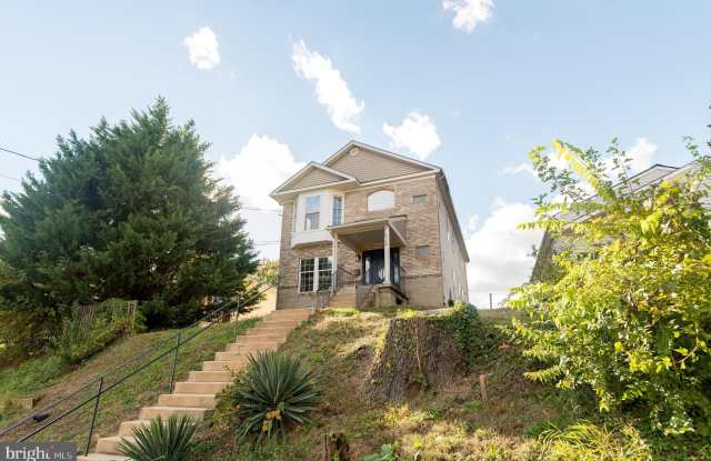 824 48TH Place NE unit: Basement