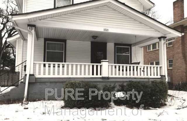 1521 SW Macvicar Ave.
