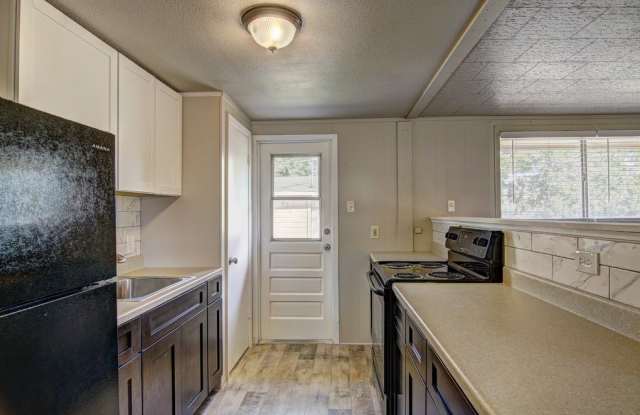 1202 Baywood