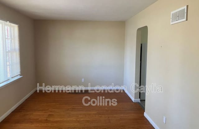 8915 Hillview Avenue