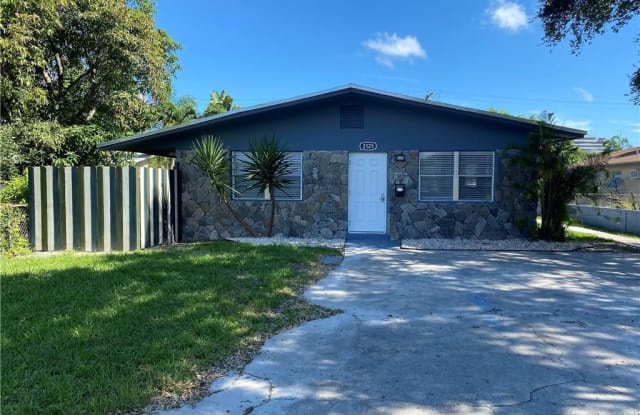 2525 NE 191st St - 2525 NE 191st St, Ojus, FL 33180