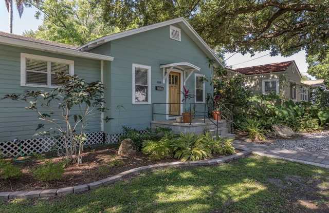 808 W CORAL STREET