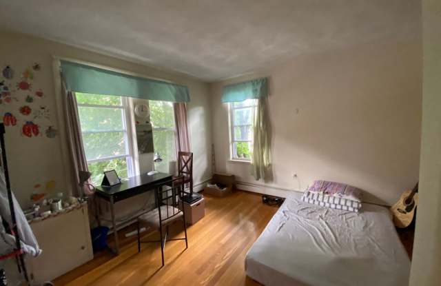 Charming 2 Bedroom-No Broker Fee