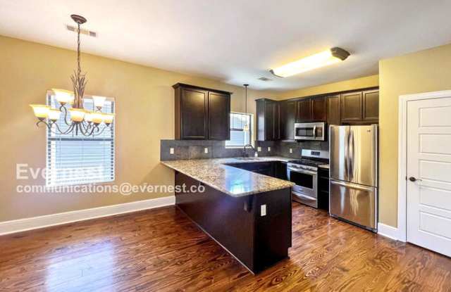 605 East 16th Street