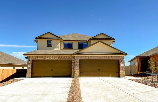 Beautiful Modern 3-Bed, 2-Bath Duplex with Private Yard & Spacious Layout