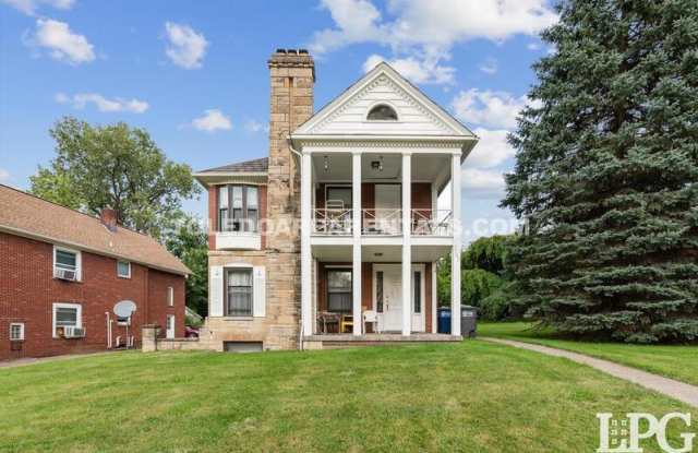 2140 Wyndhurst Rd