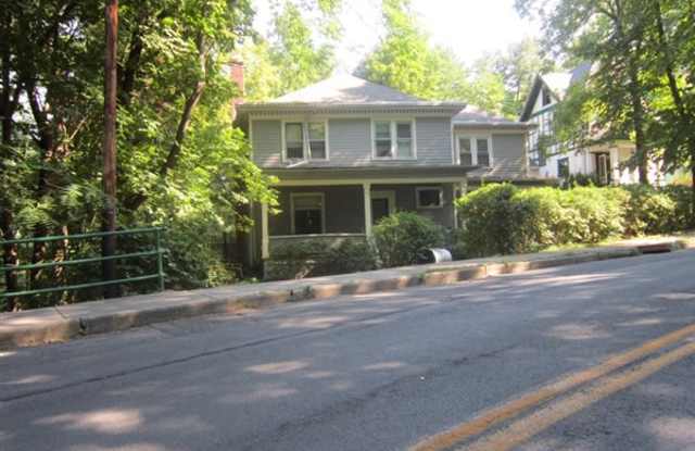130 University Ave - 130.5