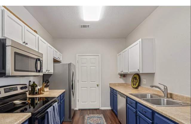 Bright, Spacious  Move-In Ready Penthouse Living in Littleton! Available Now